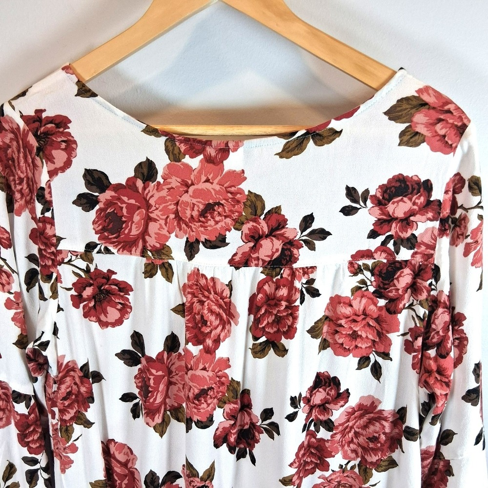 Torrid Blouse L Womens Plus White Pink Floral Bell Sleeve Bloomcore Boho V-Neck - Picture 9 of 11